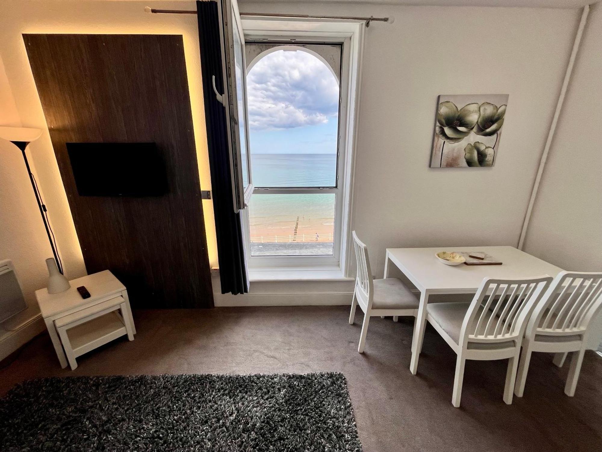 Beaconsfield Apartment